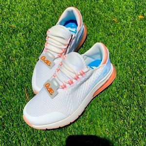 Brand New Avia Sneakers!